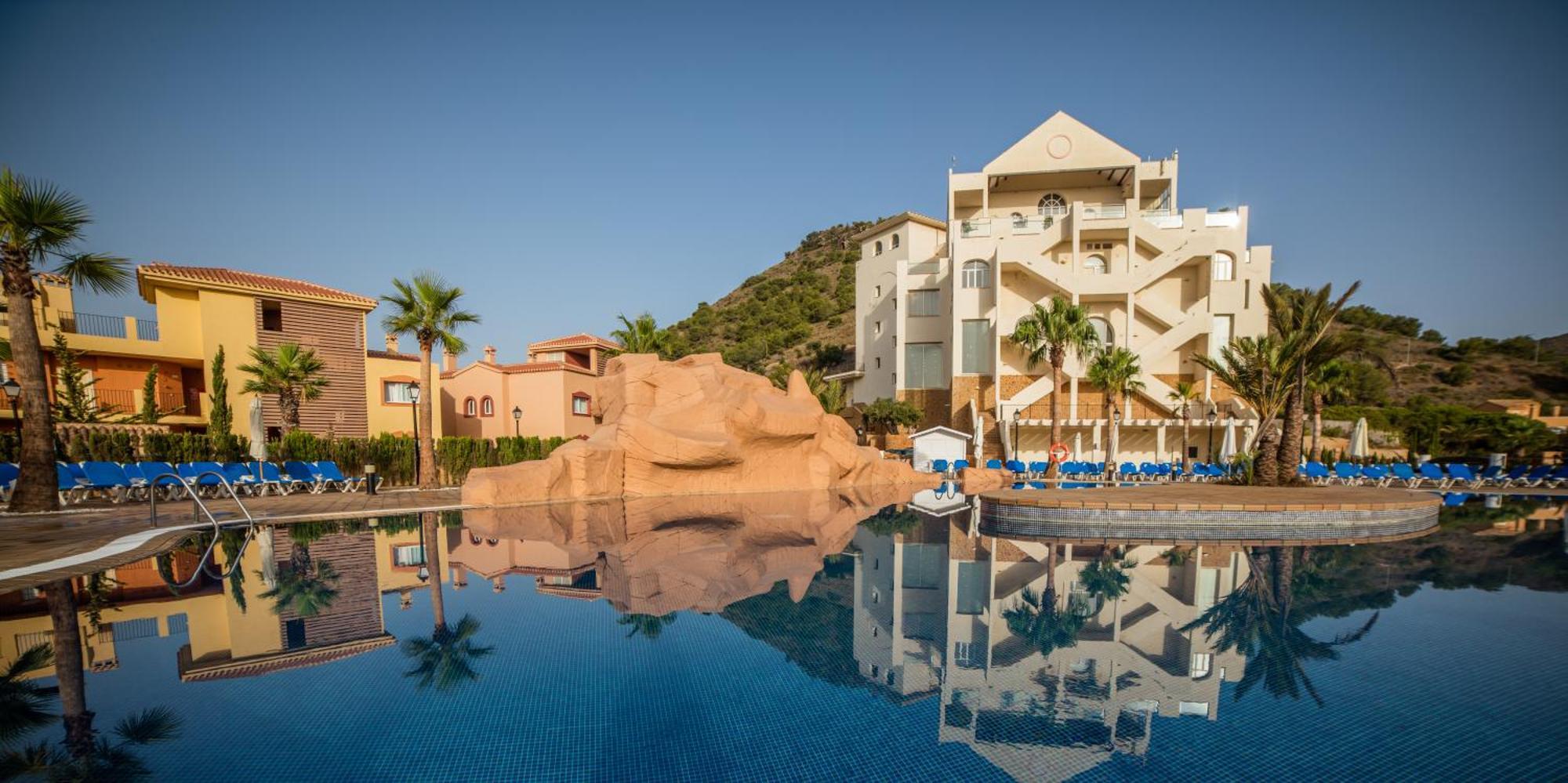 Ona Lomas Village - Club